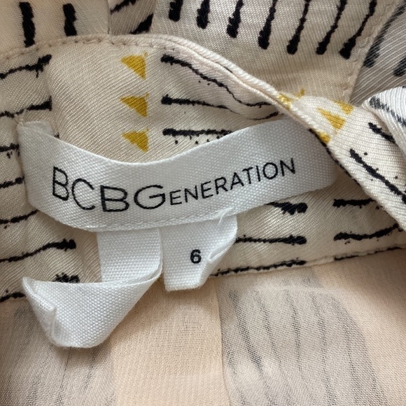 BCBGENERATION Open Back Dress Size 6 - Picture 14 of 15